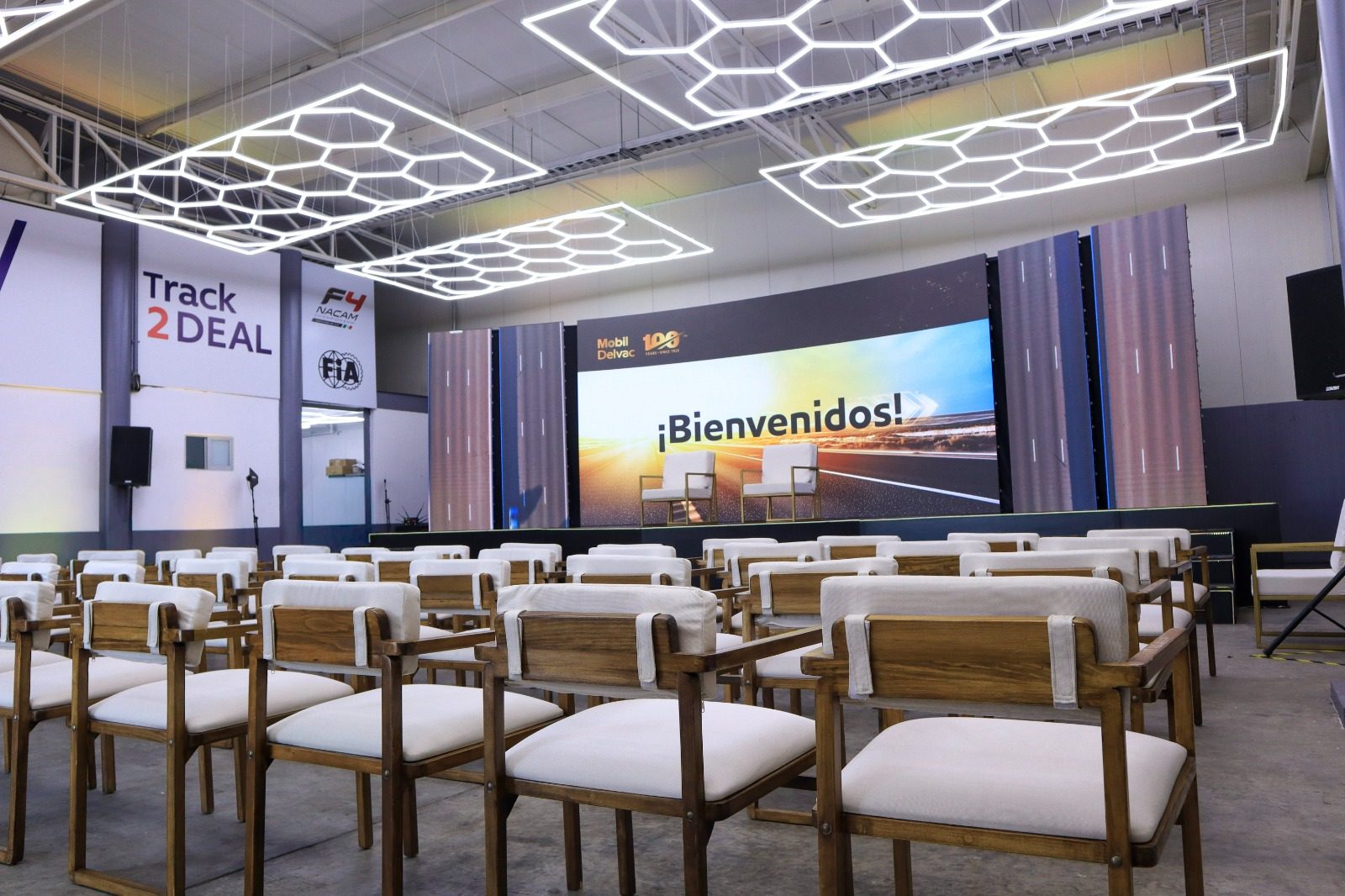 Salón de conferencias Track2Deal